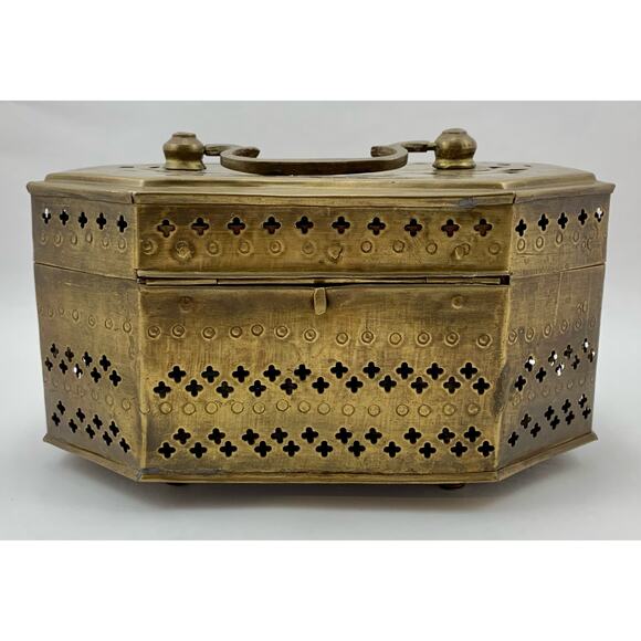 Vintage Pierced Brass Octagon Cricket Box Decor Storage - Picture 10 of 14